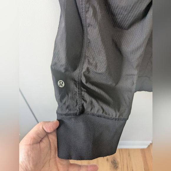 LULULEMON In Flux Crop Pants Size 4 Black Color With Pockets - Picture 12 of 16